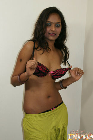 indian chicks bare